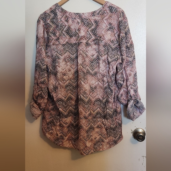 Women's Pink and Black Patterned Top - Picture 4 of 4